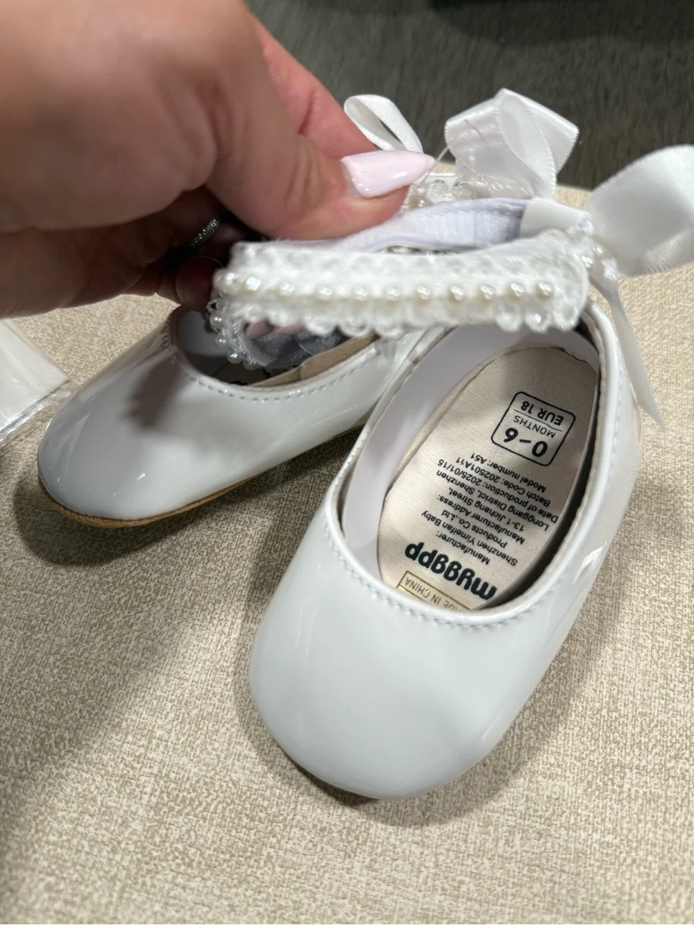 Girls White Pearl-Trim Mary Jane Dress Shoes
